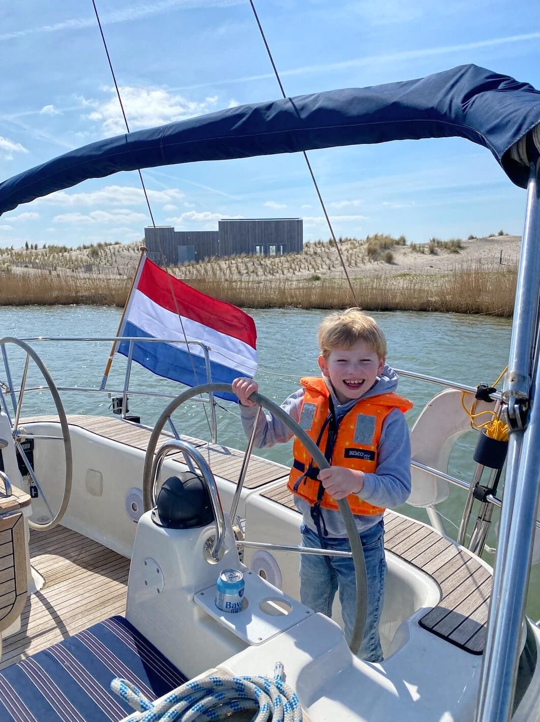 Olle bedtent op zeilboot slapen vakantie